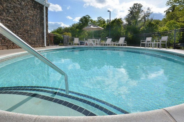 Country Inn & Suites by Radisson, Asheville West (Biltmore Estate), NC image 22
